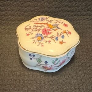 Hammersley trinket dish with lid.